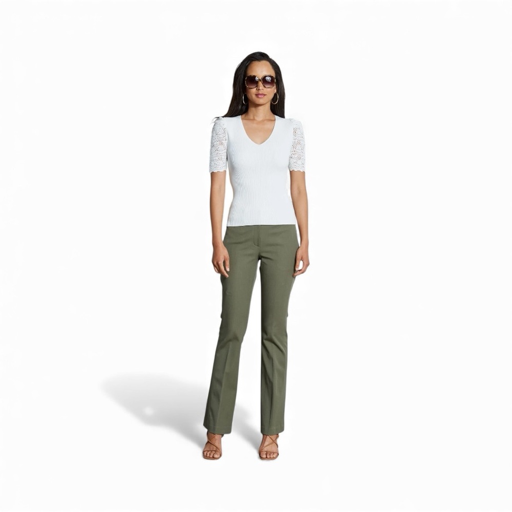 ⭐️NWOT—Elie Tahari Stretch Twill and Flare Pant Olive Green